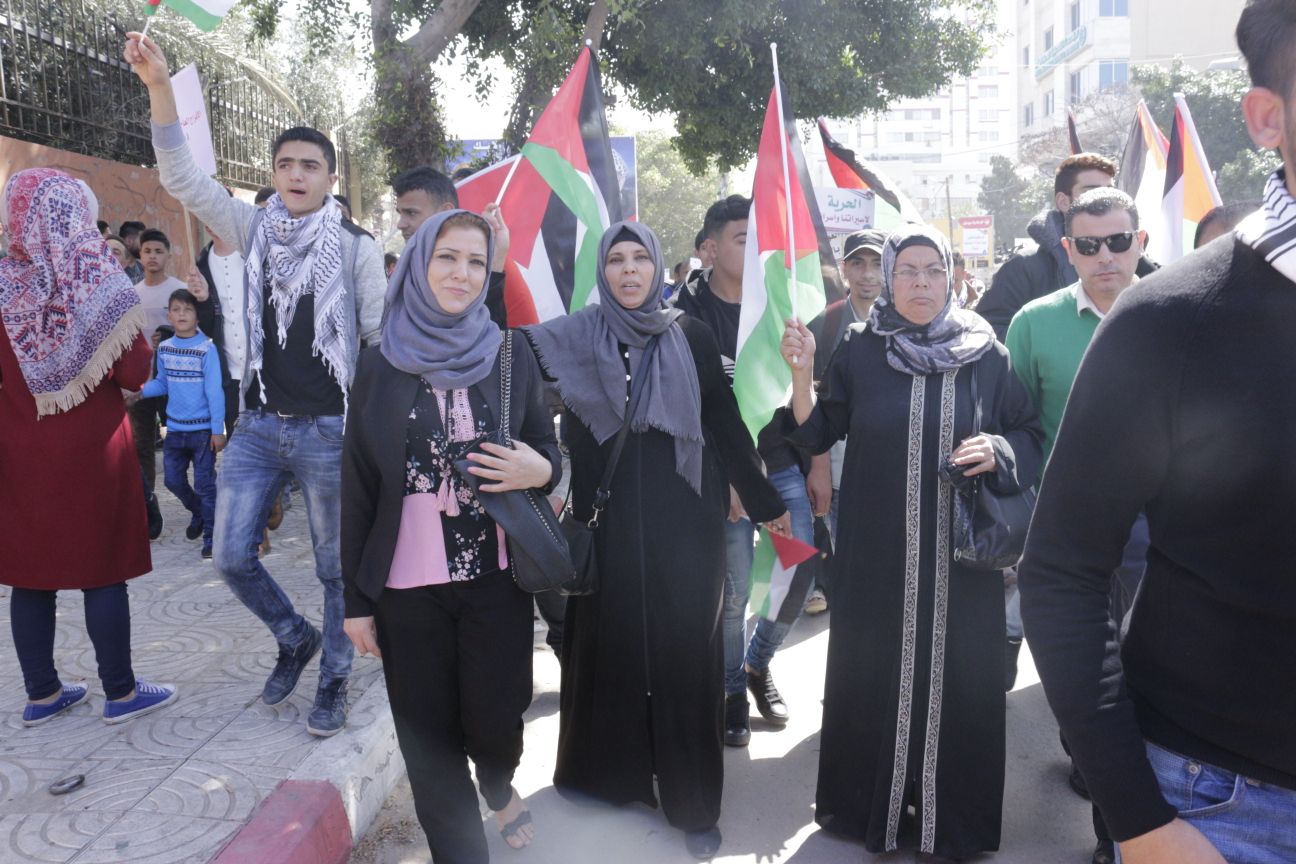اتحاد لجان المرأة الفلسطينية يشارك في المسيرة بمناسبة يوم المرأة العالمي