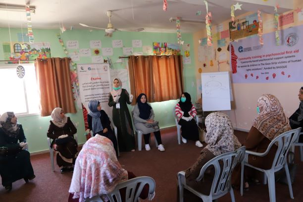 اتحاد لجان المرأة الفلسطينية ينفذ سلسلة من لقاءات الإسعافات الأولية النفسية.