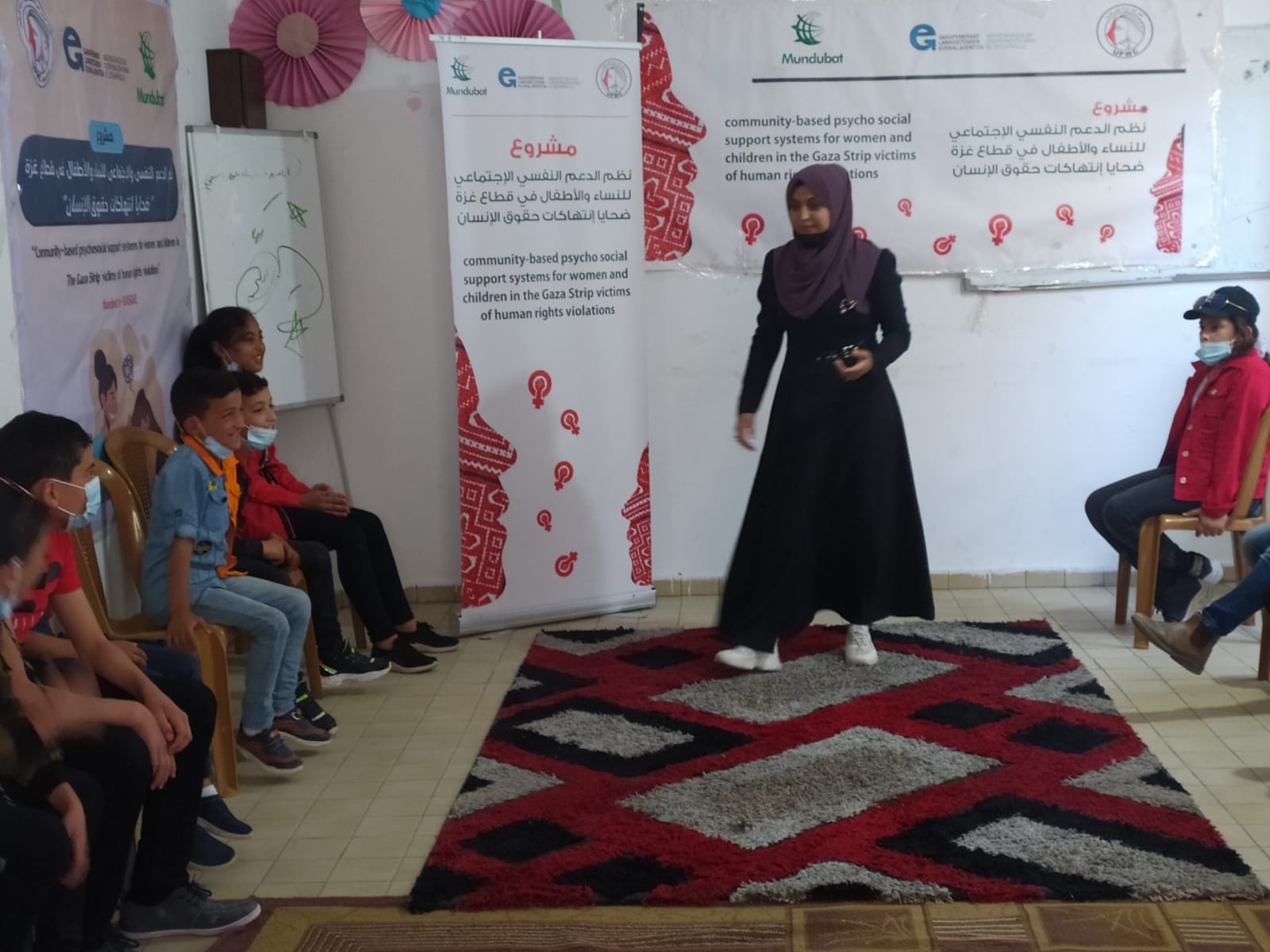 جانب من جلسات التفريغ النفسي للأطفال بعد العدوان الاخير على قطاع غزة