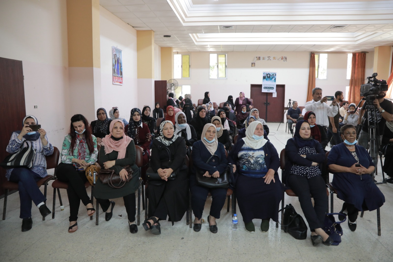 اتحاد لجان المرأة الفلسطينية يفتتح بيت عزاء لابنة المناضلة خالدة جرار