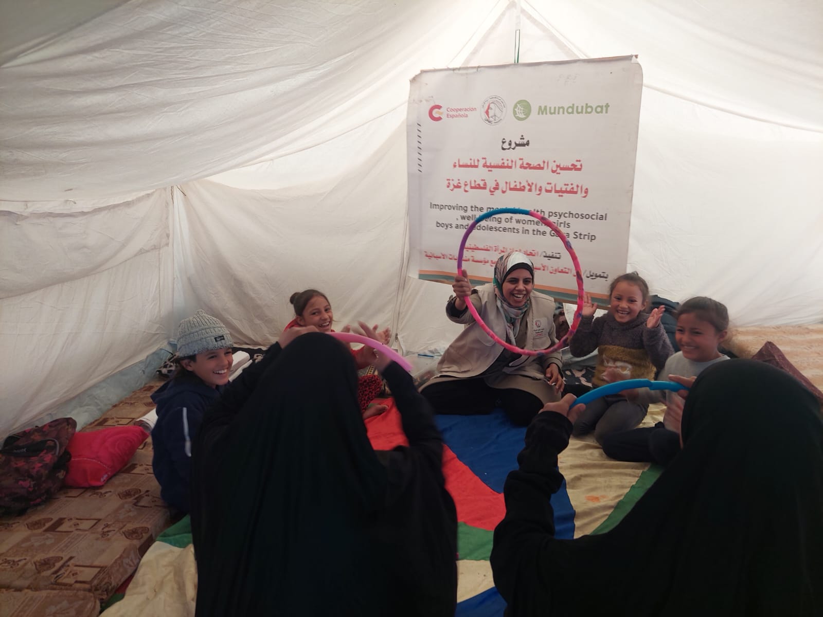 جمعية لجان المرأة الفلسطينية تستمر في تقديم الارشاد الأسري للأسر في مخيمات ومراكز النزوح