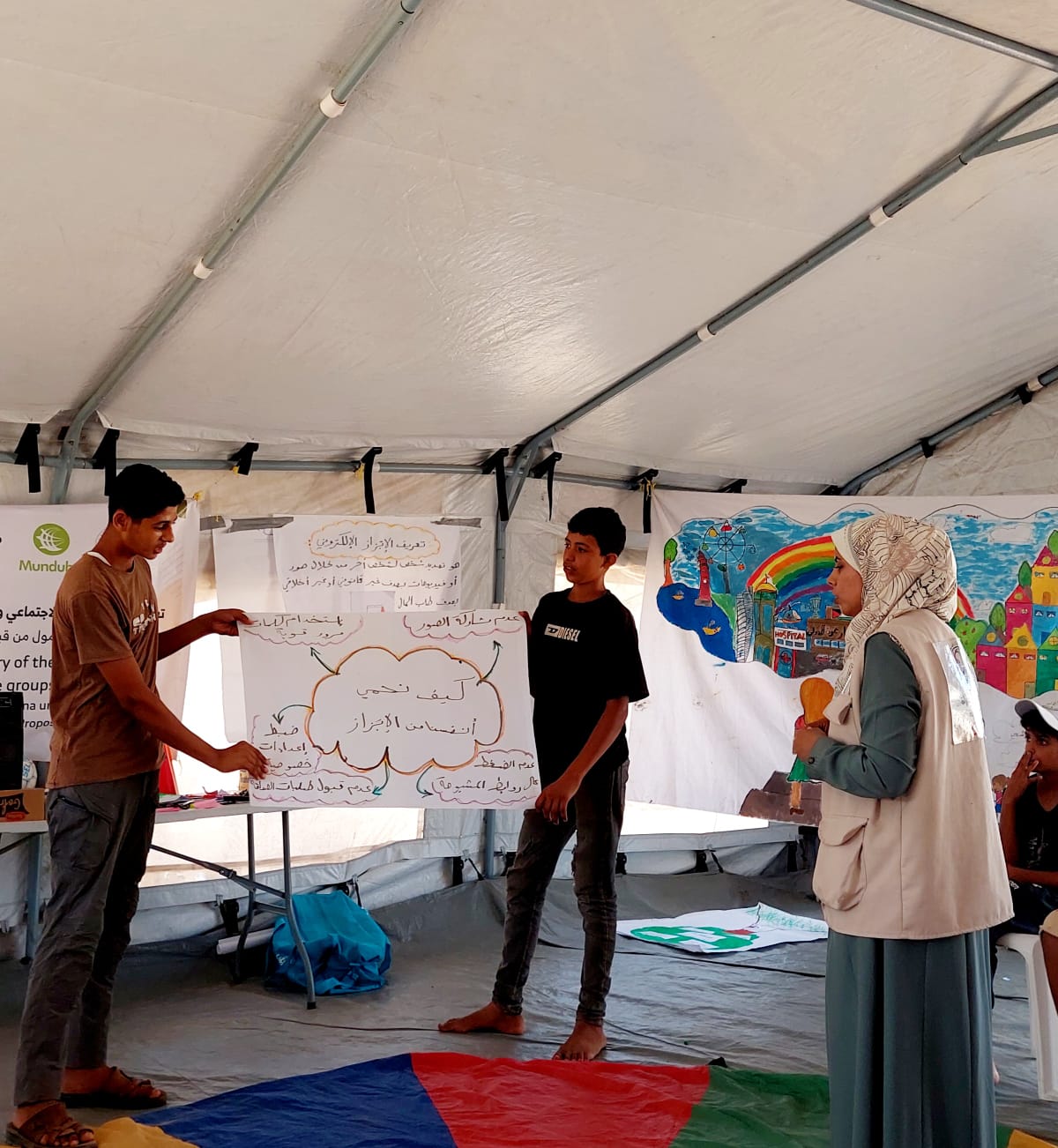 جمعية لجان المرأة الفلسطينية تنفذ سلسلة من الورش التوعوية حول الابتزاز الالكتروني